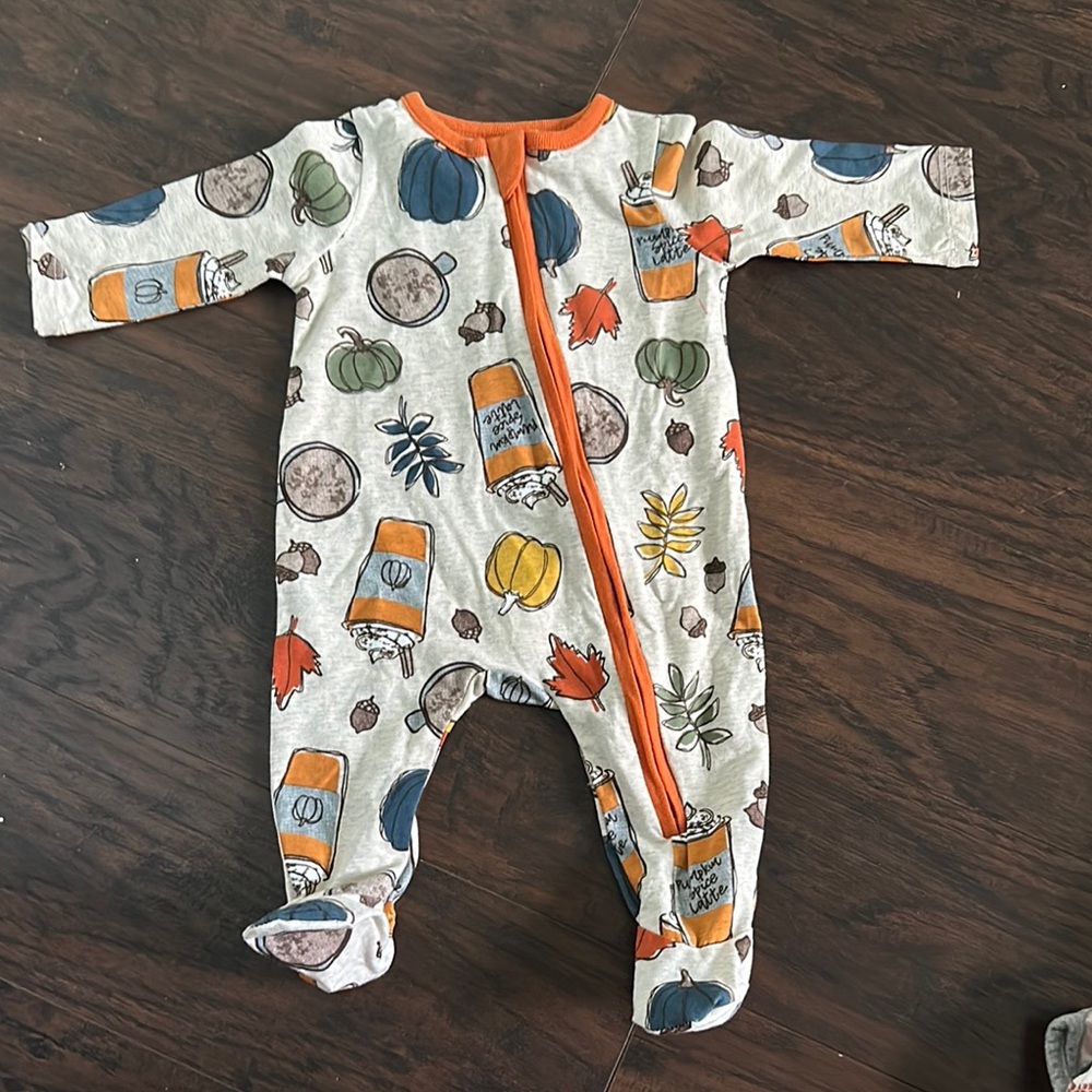 Mud Pie Festive Pumpkin Kids Footie - Gray and Orange